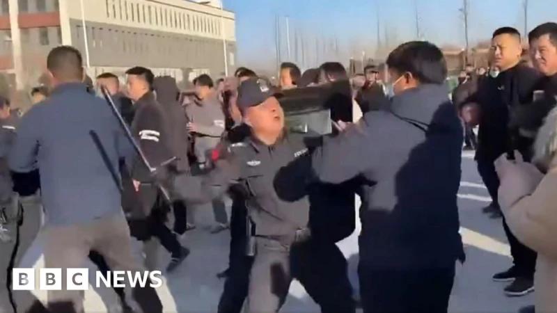 China: Violent protests after Pucheng student falls to his death