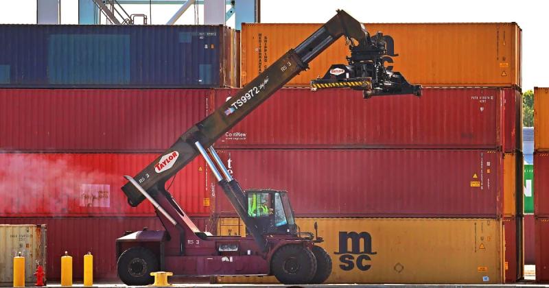 Dockworkers union, port companies reach tentative 6-year deal