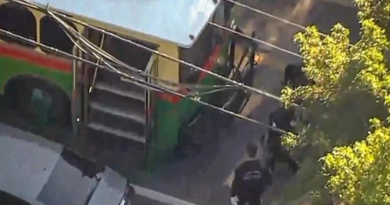 Vans transporting 26 Chinese migrants stopped in Florida; 2 smugglers detained 