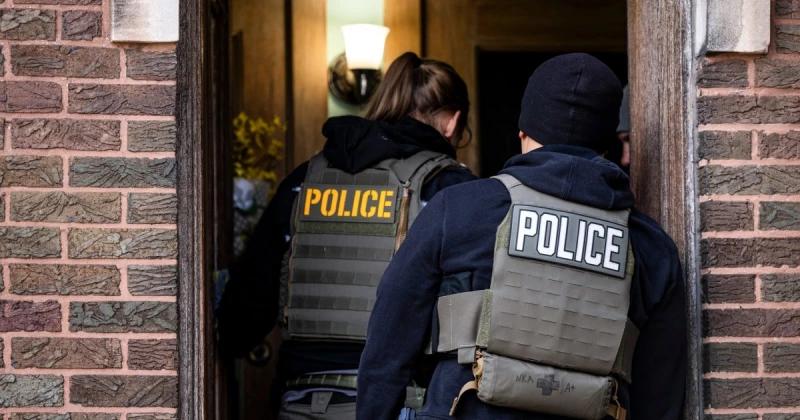 Public schools try to protect undocumented students from Trump immigration raids