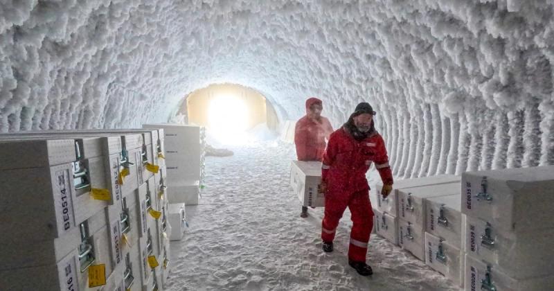 Scientists drill nearly 2 miles down to pull 1.2 million-year-old ice core from Antarctic 