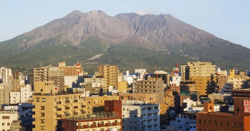 Magnitude 6.6 earthquake shakes Japan, prompting tsunami warnings